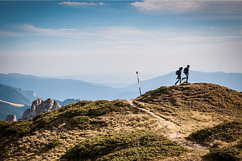 hiking-hikers-backpacks-knapsacks-royalty-free-thumbnail.jpg