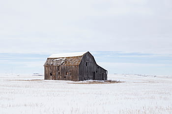 house-cabin-barn-clouds-royalty-free-thumbnail.jpg